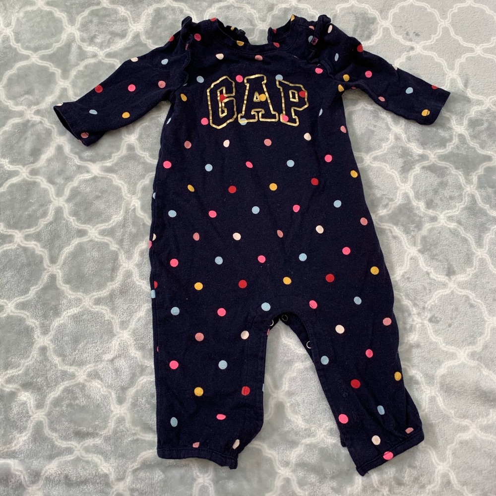 5 for $15 Baby Gap Long-Sleeved Romper  3-6 Mo